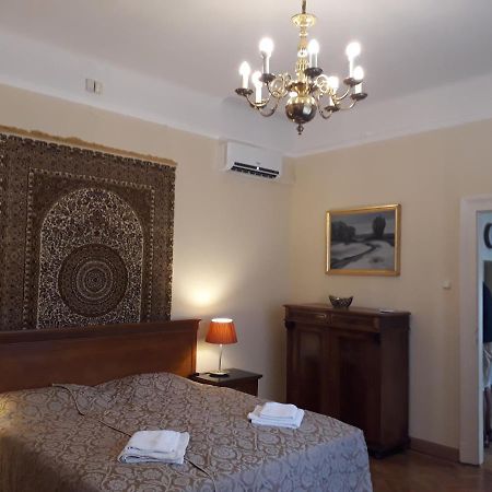Swan Apartment Будапеща Екстериор снимка