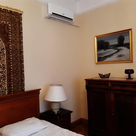 Swan Apartment Будапеща Екстериор снимка
