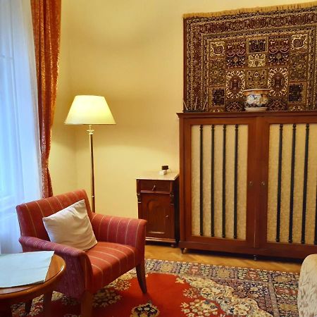 Swan Apartment Будапеща Екстериор снимка