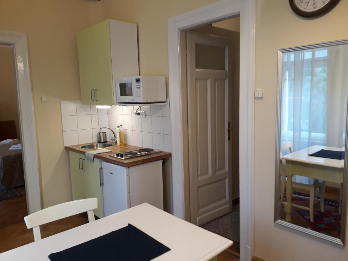 Swan Apartment Будапеща Екстериор снимка