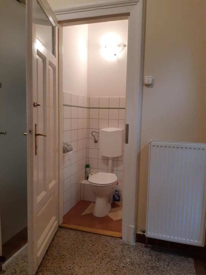 Swan Apartment Будапеща Екстериор снимка