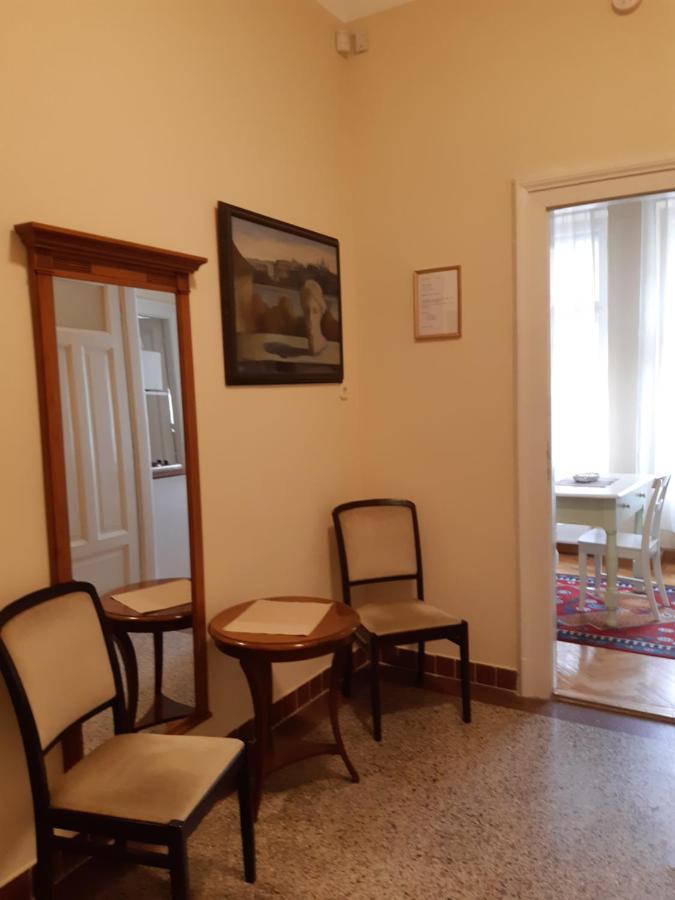 Swan Apartment Будапеща Екстериор снимка