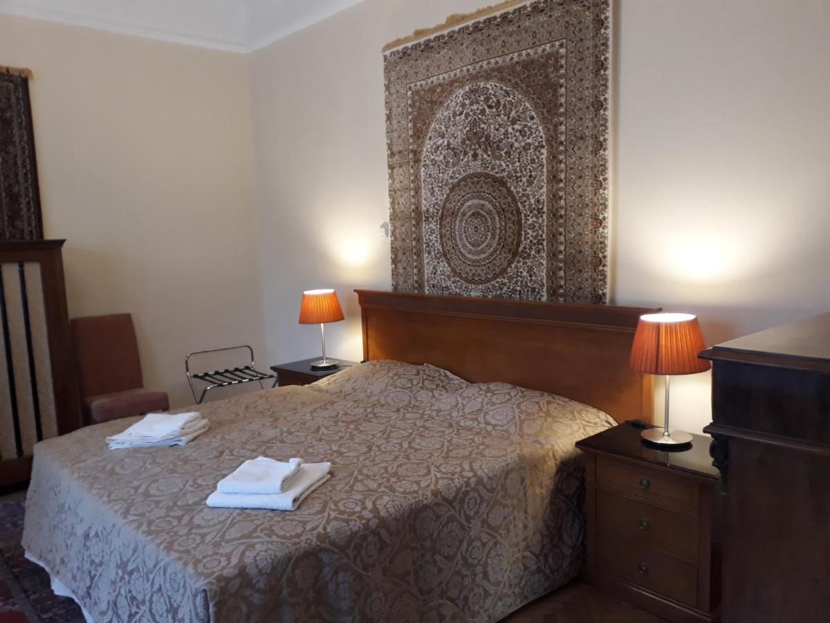 Swan Apartment Будапеща Екстериор снимка