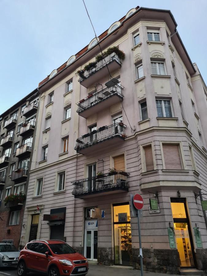 Swan Apartment Будапеща Екстериор снимка