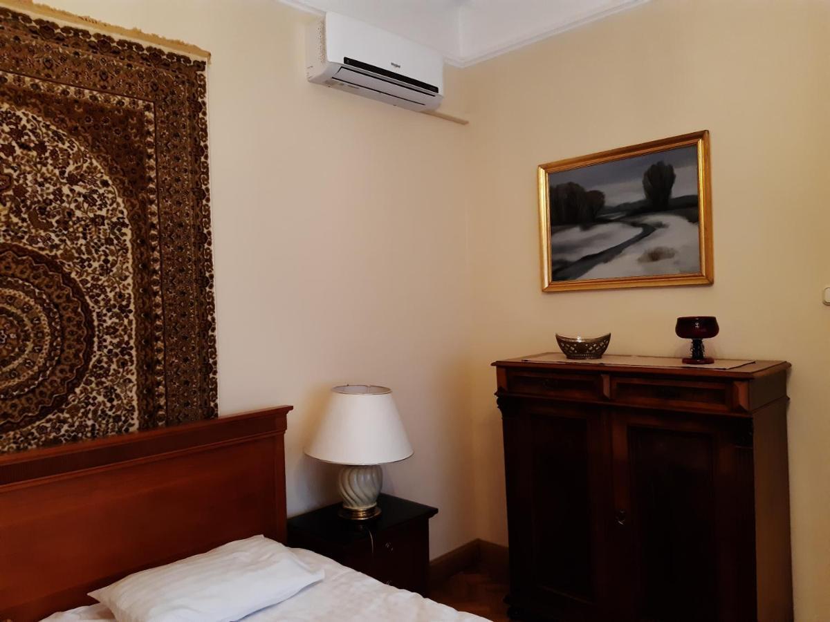 Swan Apartment Будапеща Екстериор снимка
