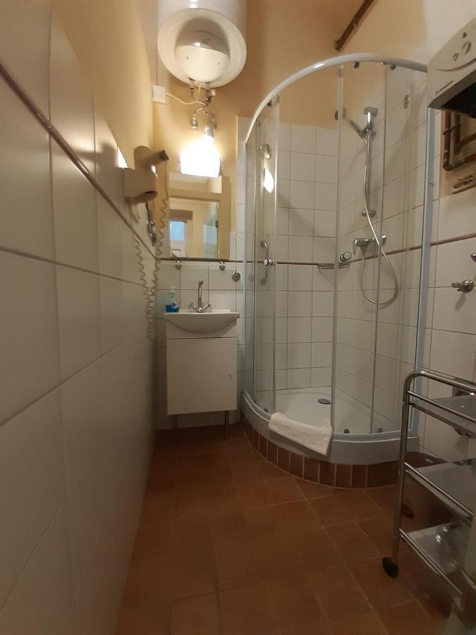 Swan Apartment Будапеща Екстериор снимка