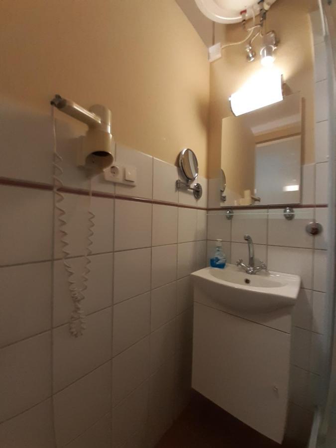 Swan Apartment Будапеща Екстериор снимка